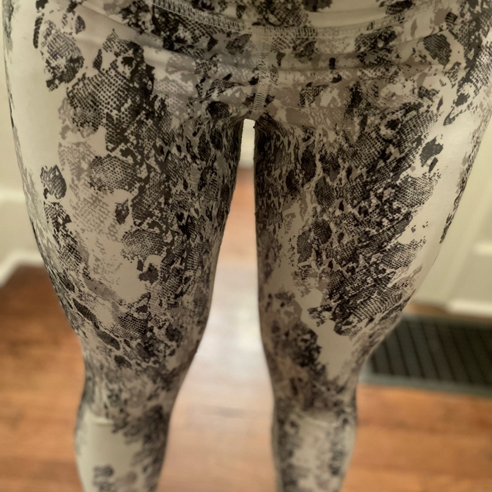 Evolution & Creation, white snake skin leggings. Small.